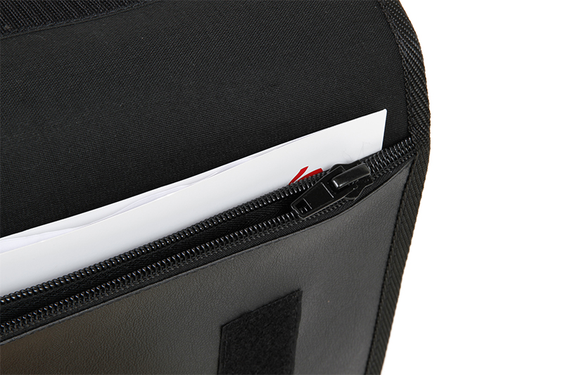 Flap briefcase - zoom fastening
